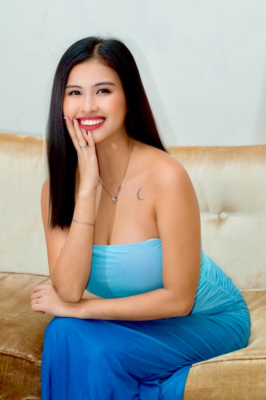 Elena Manila escort