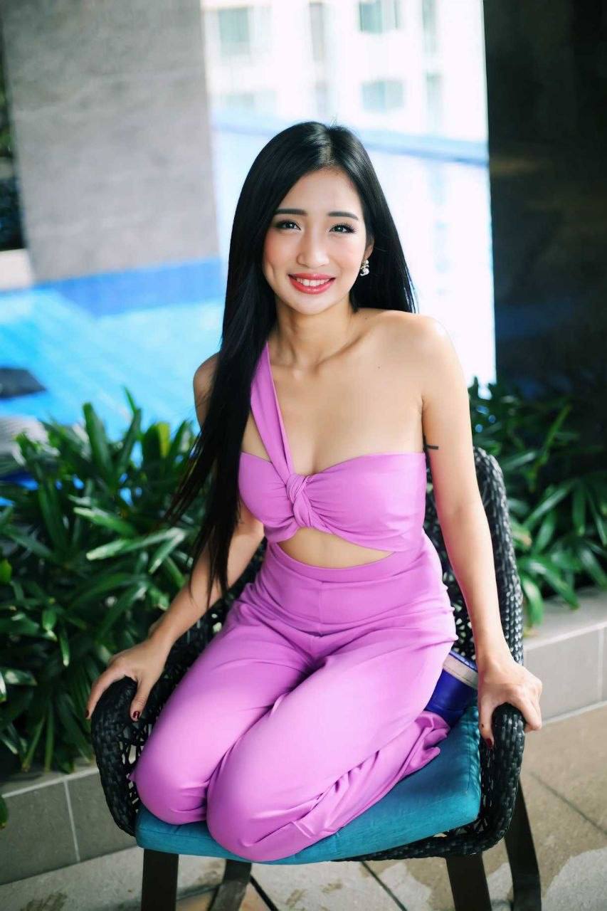 Maui Manila escort