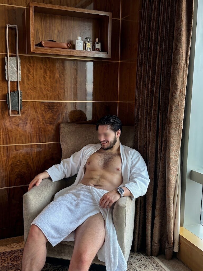The Solomon male Manila escort companion