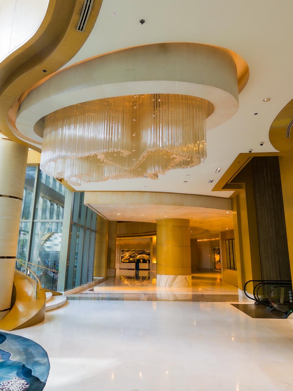 Lobby chandelier at Shangri-La The Fort BGC