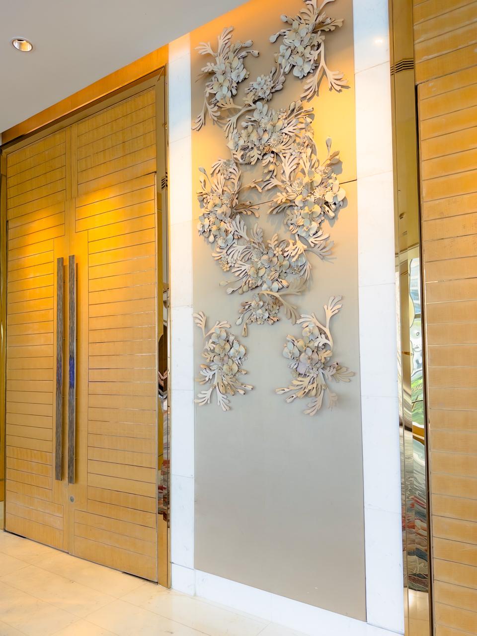 Wall art at entrance of Shangri-La The Fort